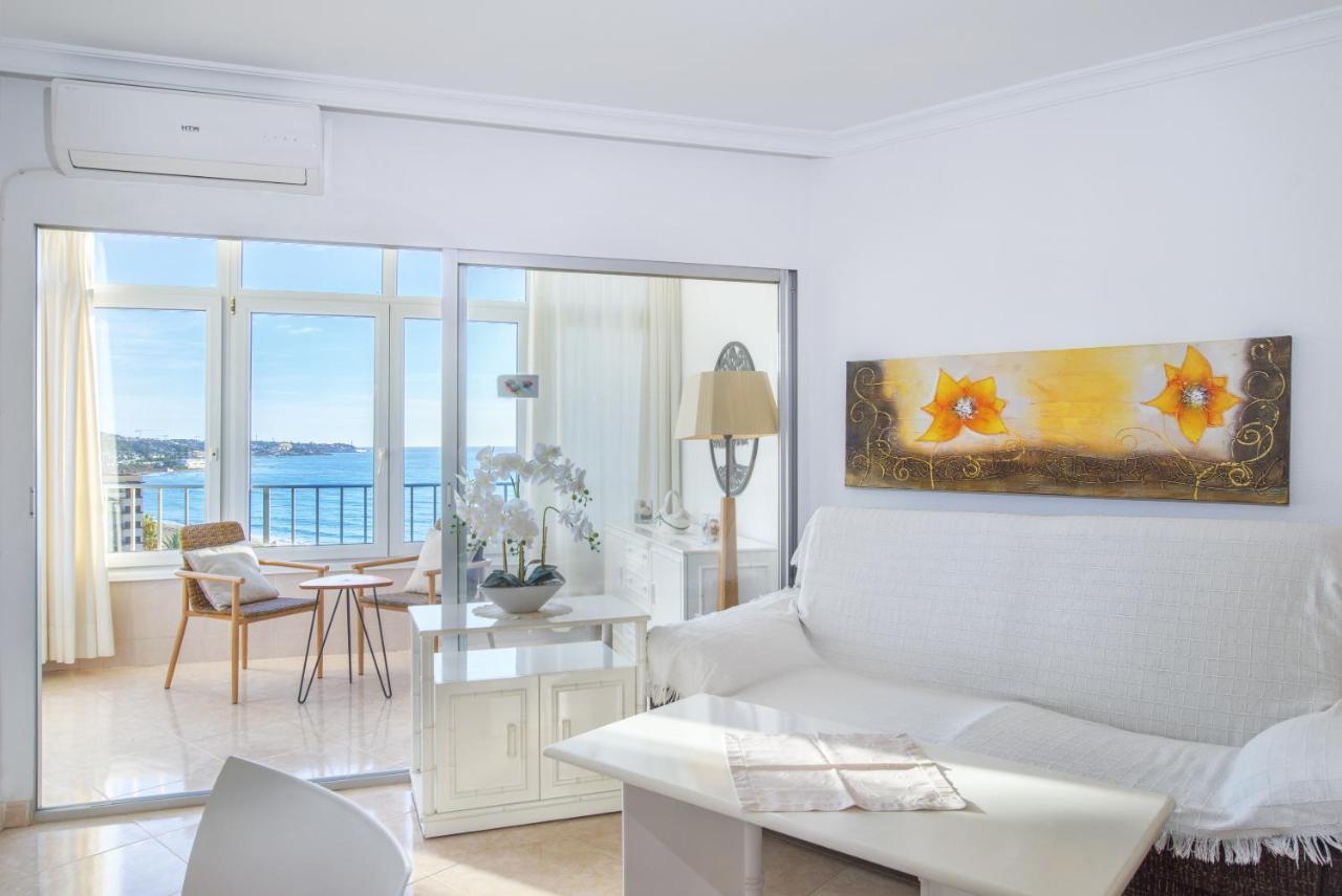 Penthouse Studio With Sea Views 라칼라데미야스 외부 사진